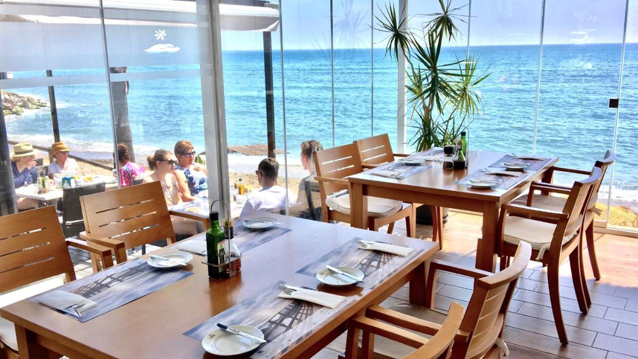 Mi Capricho 170 Beachfront Apartment Sitio de Calahonda Esterno foto