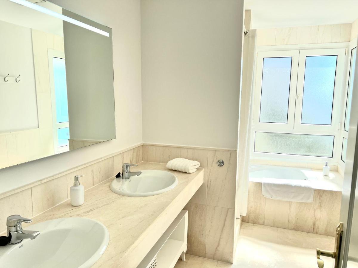 Mi Capricho 170 Beachfront Apartment Sitio de Calahonda Esterno foto