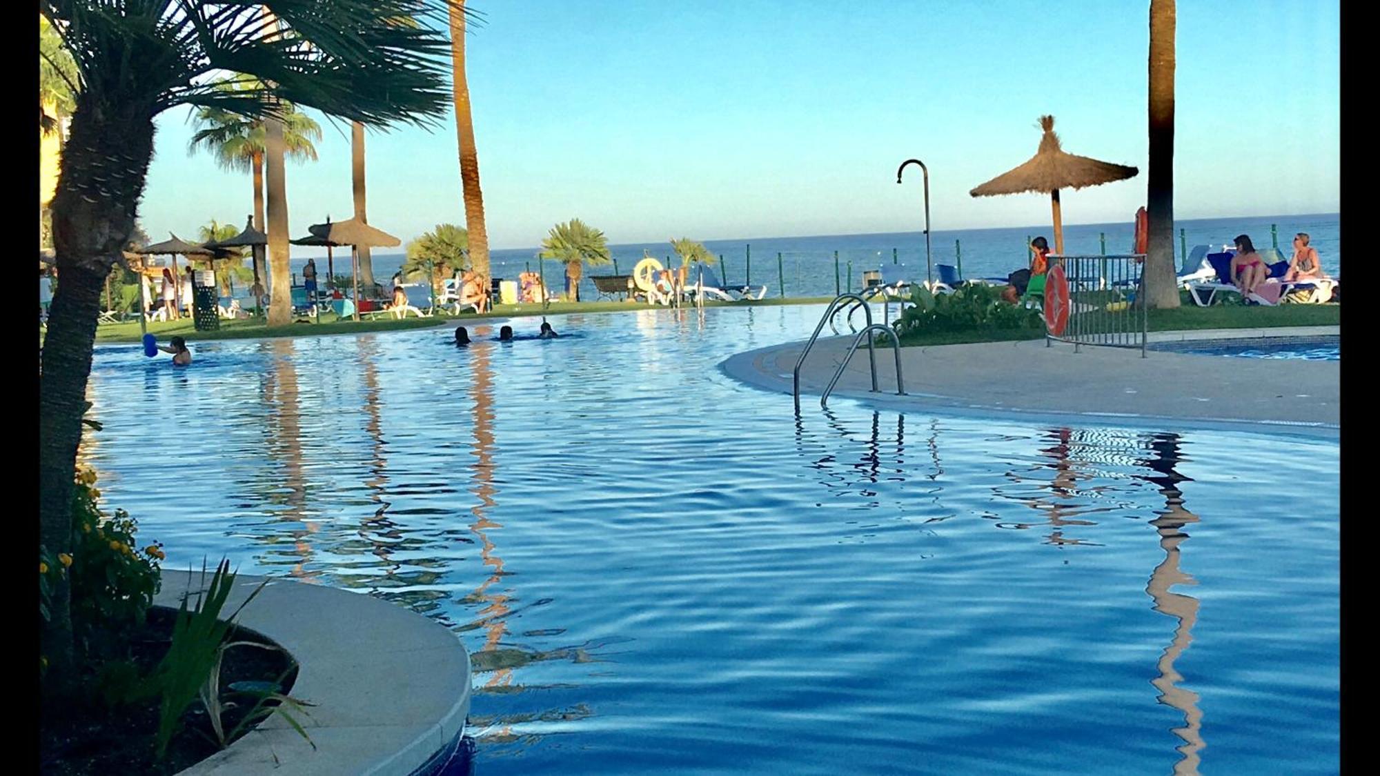 Mi Capricho 170 Beachfront Apartment Sitio de Calahonda Esterno foto