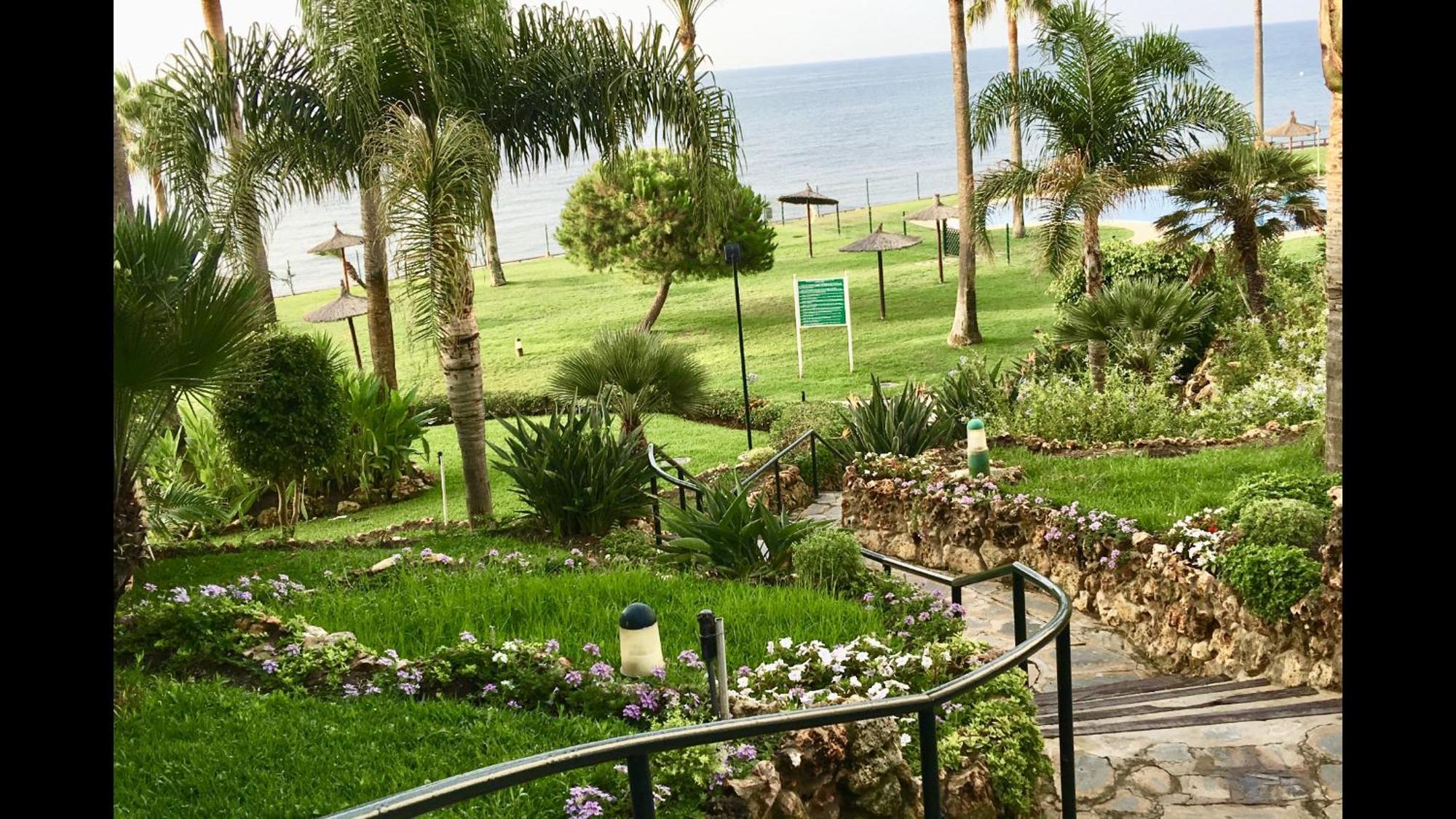 Mi Capricho 170 Beachfront Apartment Sitio de Calahonda Esterno foto